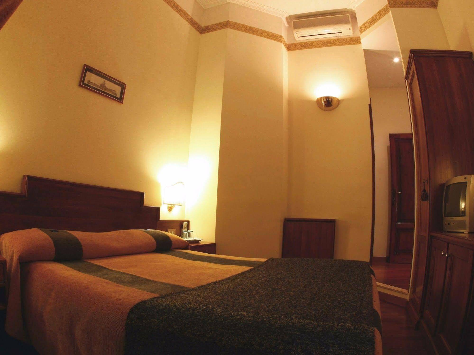 Al Colonnato Di San Pietro Bed & Breakfast Roma